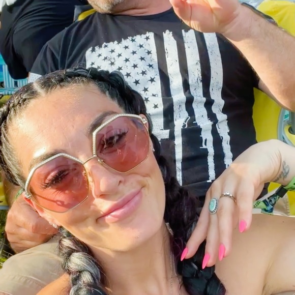 Meet your Posher, Gabrielle - Picture 7 of 11